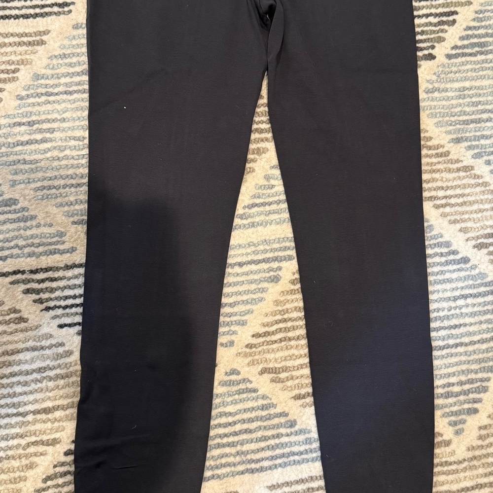 Vince Women’s Dark Gray Leggings 32” inseam Size Large EUC Elastic Waist